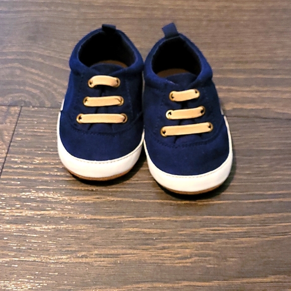 🍼NWOT Infant Shoes - Picture 1 of 3